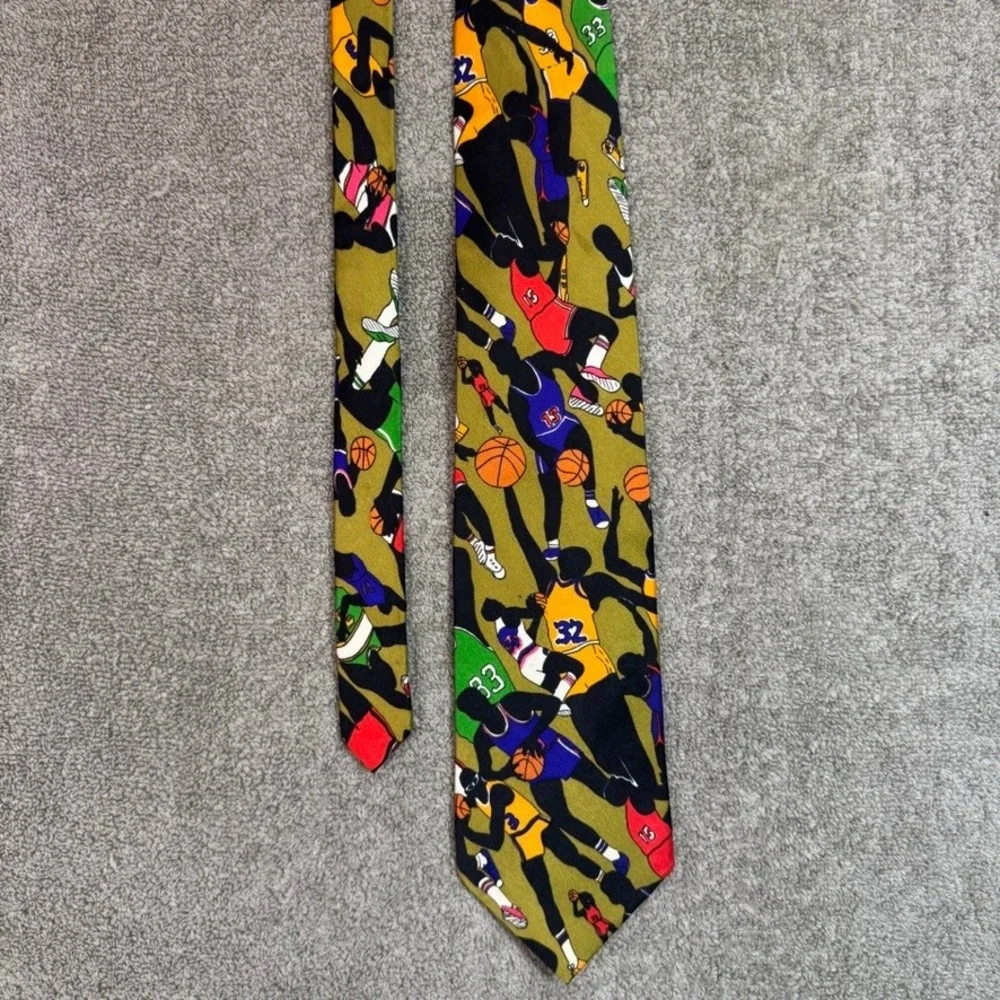 Vintage 1990 Nicole Miller Basketball Silk Tie Mens Olive Green Sports Print